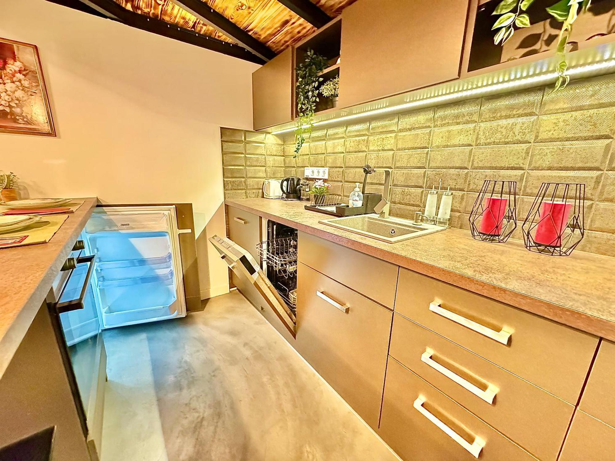Romance Residency With Finn Sauna Apartment Budapest