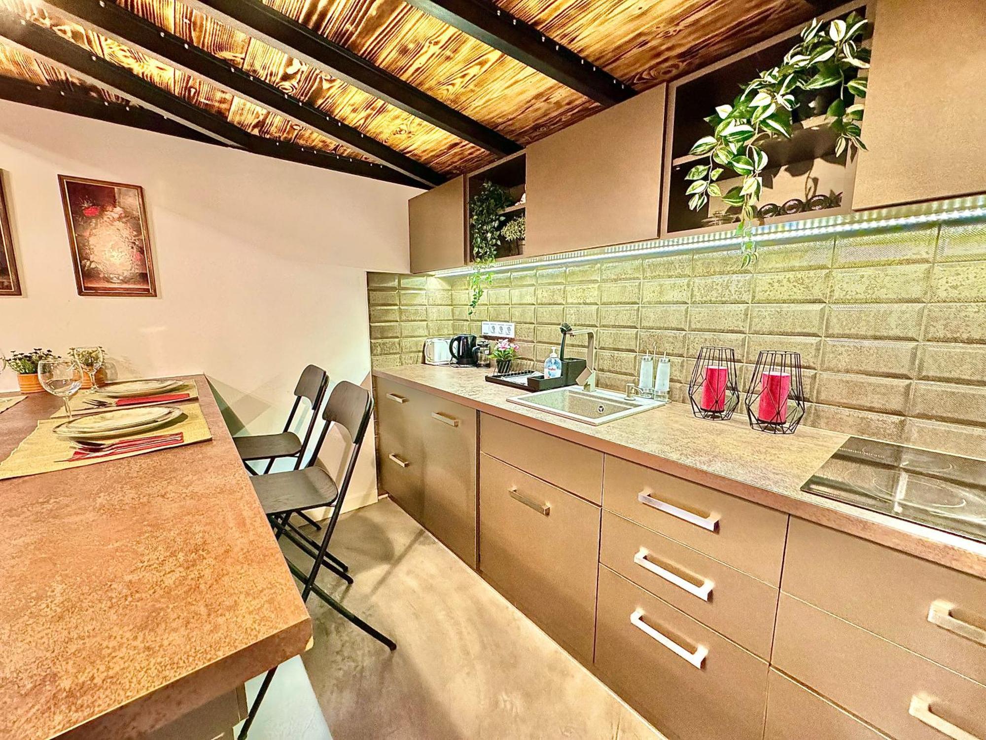 Romance Residency With Finn Sauna * Budapest