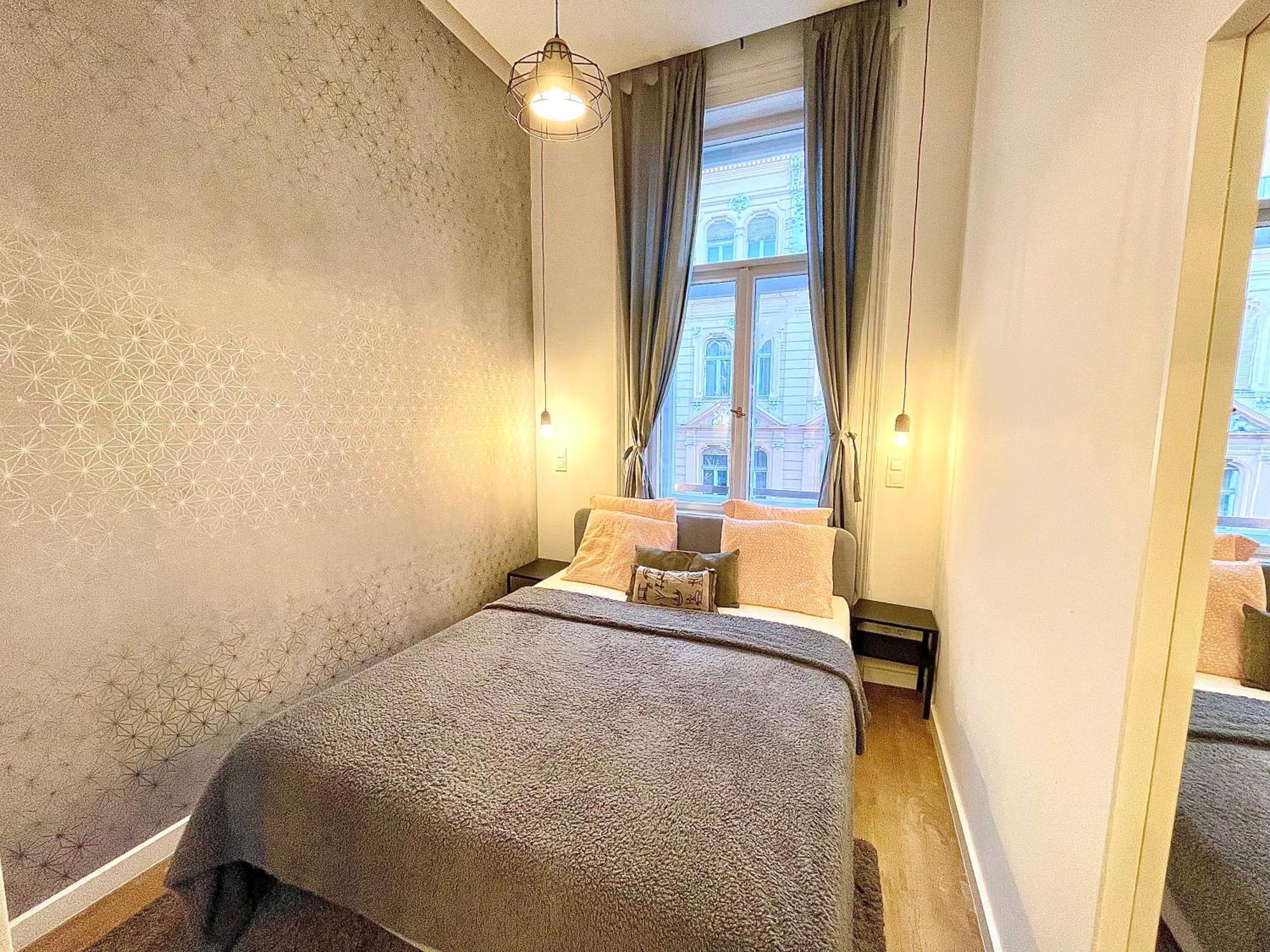 Romance Residency With Finn Sauna Budapest